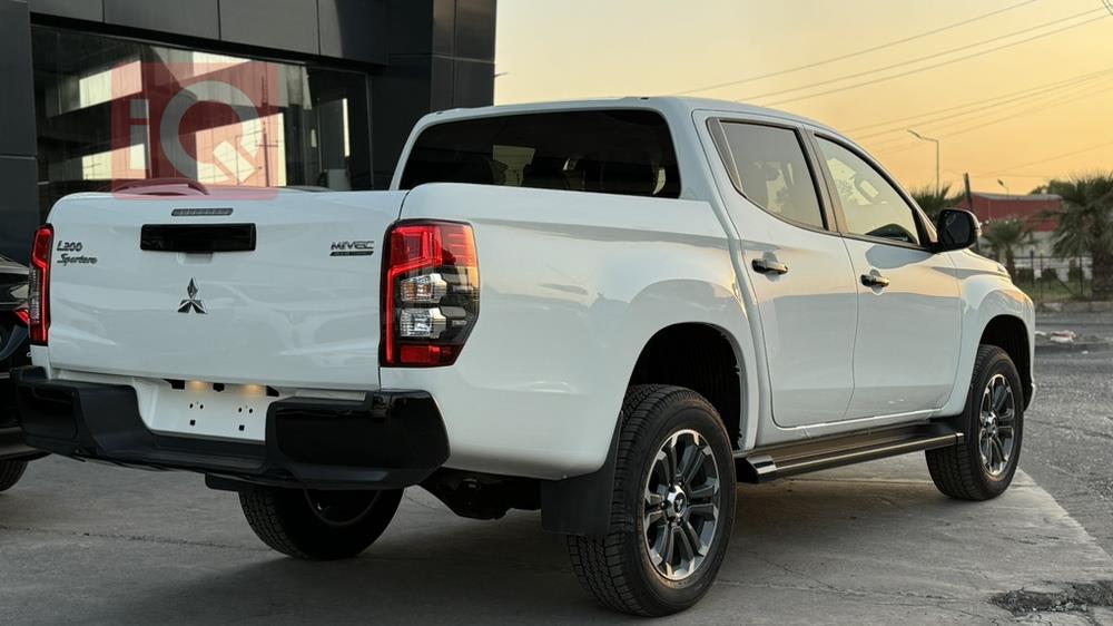 میتسوبیشی L200